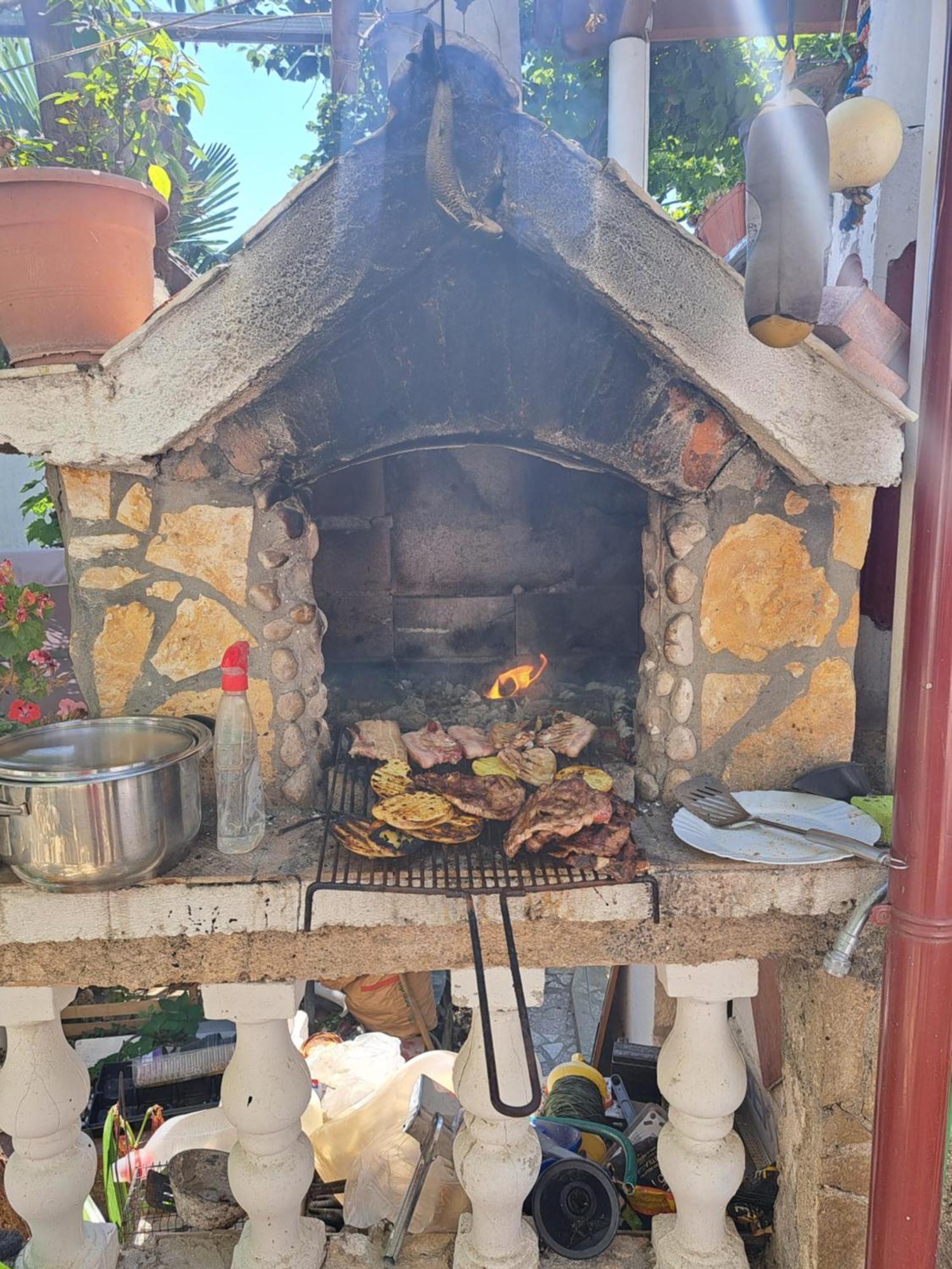 Apartmani Ana-Lora Lopar Dış mekan fotoğraf